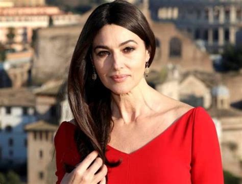 Monica Bellucci Biografia, filhos, marido, patrimônio líquido,。